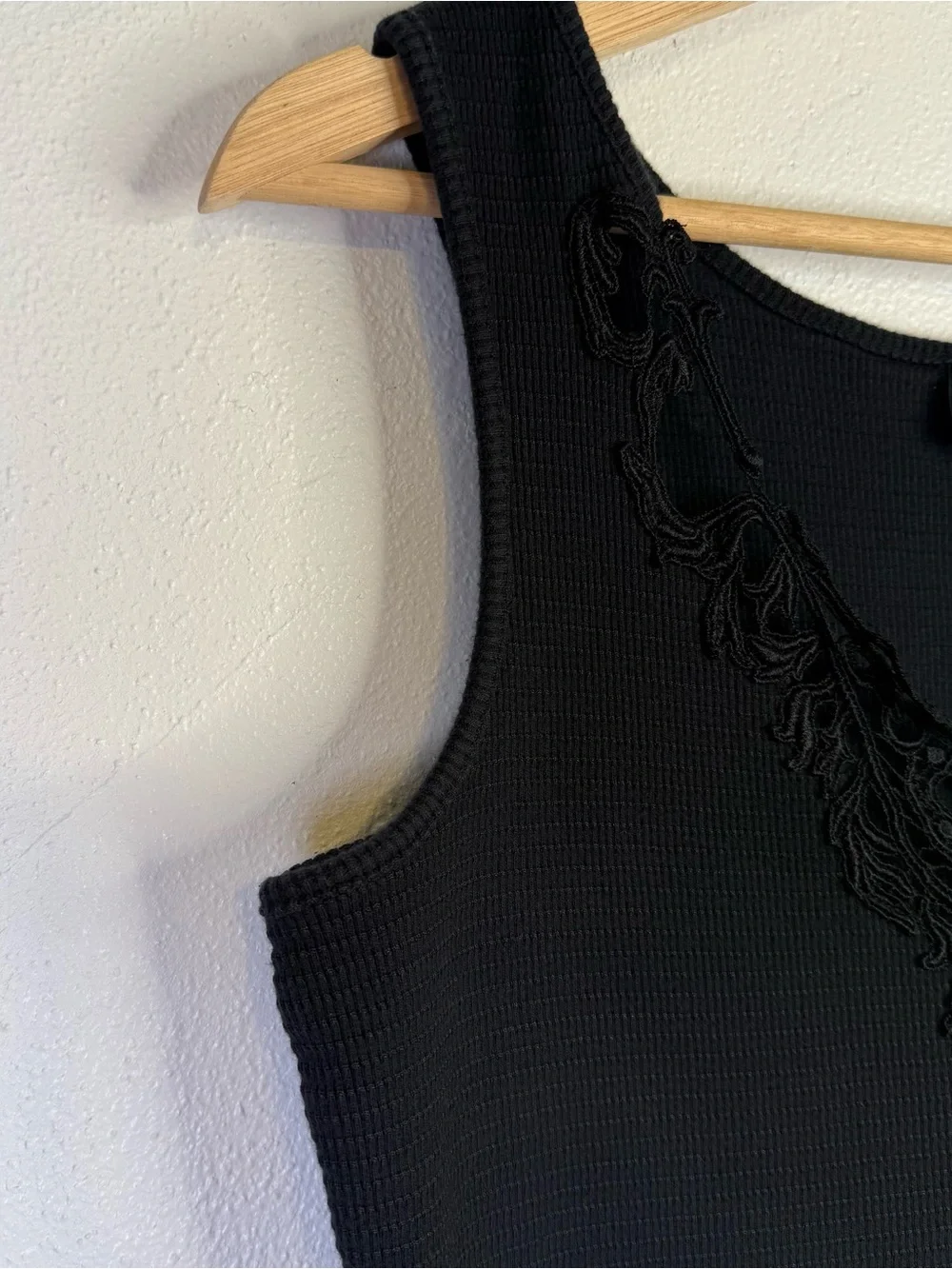 Bisou Bisou Women's Vintage Y2K Black Ribbed Knit Fitted Boho Tank Top Size XL - Picture 7 of 16